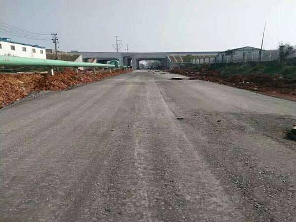 九江市滨江路水稳层摊铺改造工程